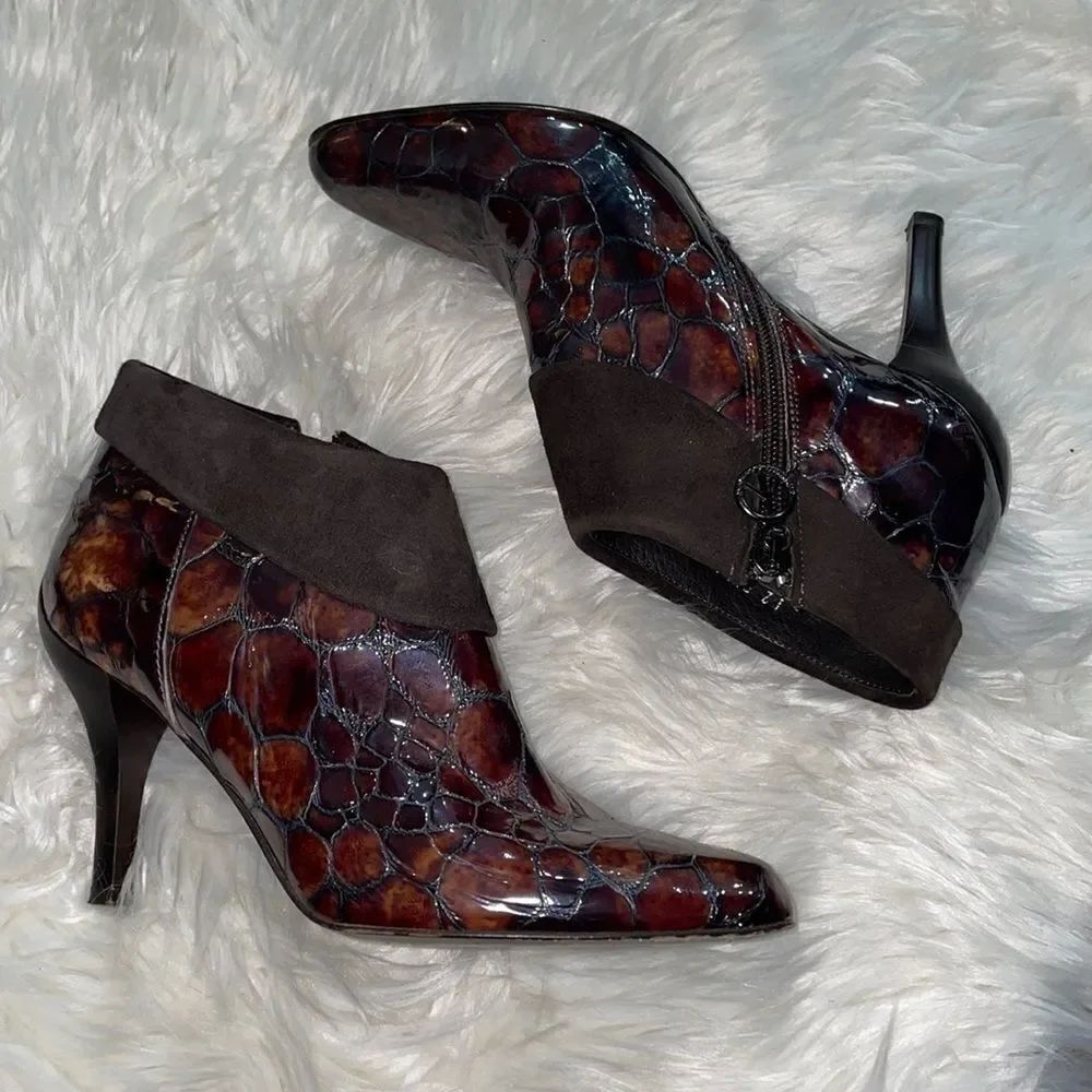 Donald J Pliner Rula Brown Tortoise with Suede trim ankle booties